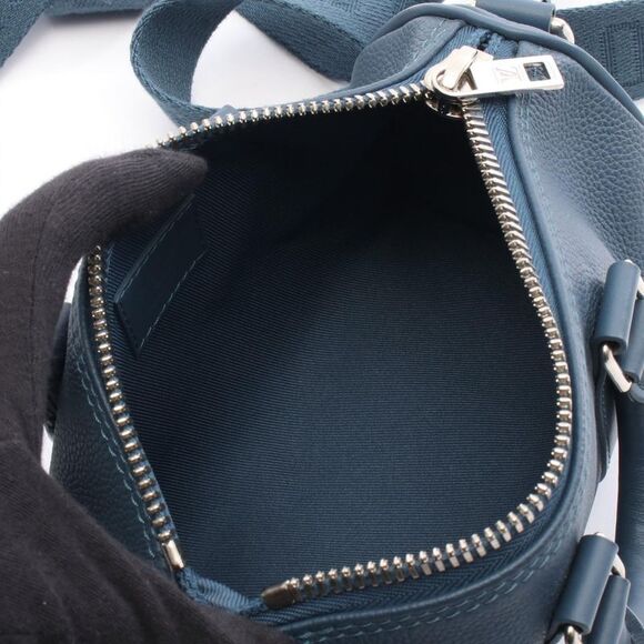 Louis Vuitton Aerogram Leather Keepall XS Handbag - Picture 6 of 7